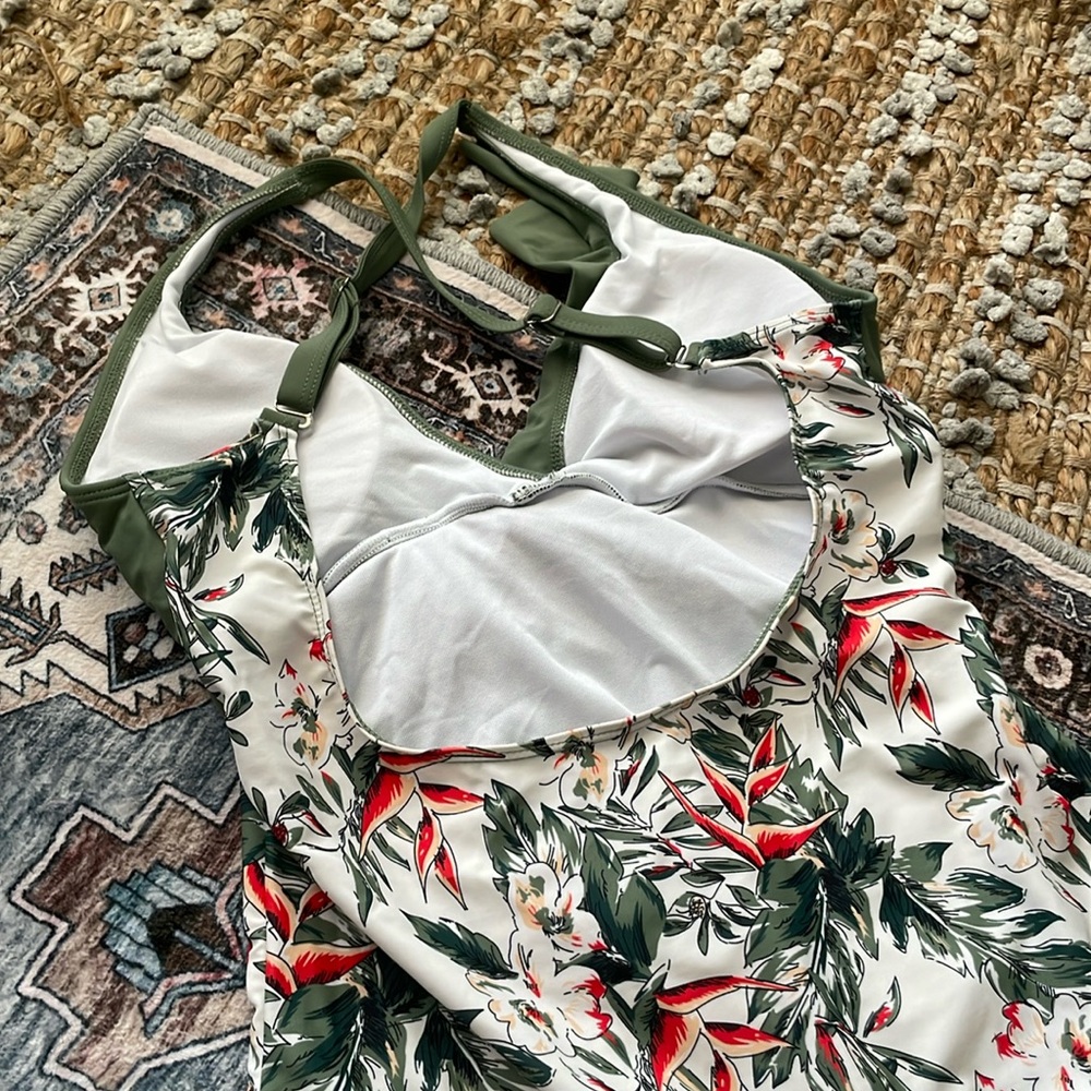 Green Floral One-Piece Swimsuit - Picture 4 of 4